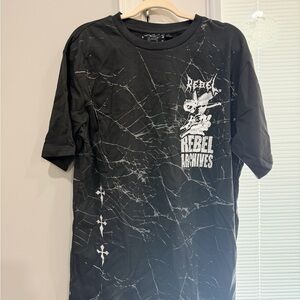 Rebel Vengeance Off Black Grey Crackled Graphic Tee